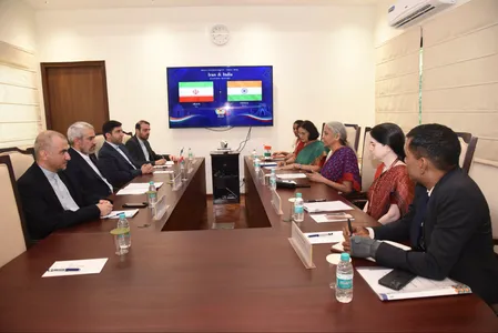 वित्त मंत्री निर्मला सीतारमण ने ईरानी समकक्ष से की मुलाकात, भारत-ईरान आर्थिक सहयोग को नई गति देने पर हुई चर्चा