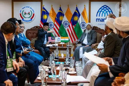 केरल में मलेशियाई पीएम अनवर इब्राहिम का सम्मान, शेख अबू बक्र फाउंडेशन एक्सीलेंस अवॉर्ड से नवाजा