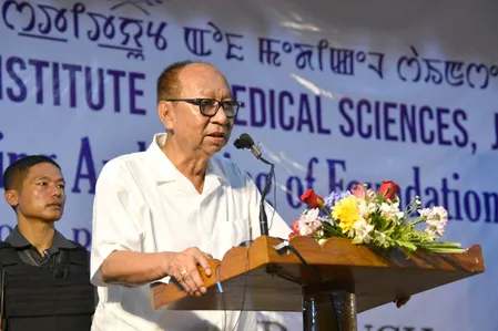 मणिपुर के मुख्यमंत्री ने संविदा कर्मचारियों के नियमितीकरण के लिए रिश्वतखोरी बंद करने की अपील की