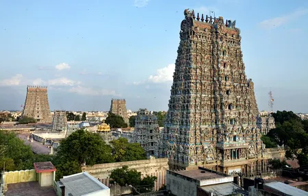 तमिलनाडु: मदुरै मीनाक्षी मंदिर 'महा कुंभाभिषेकम' के लिए तैयार, जिला प्रशासन अलर्ट तमिलनाडु: मदुरै मीनाक्षी मंदिर 'महा कुंभाभिषेकम' के लिए तैयार, जिला प्रशासन अलर्ट