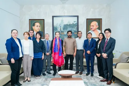 तेलंगाना में निवेश के लिए सिंगापुर की कंपनियों को सीएम रेवंत रेड्डी का न्योता