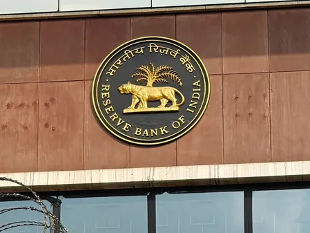 आरबीआई ने अतिरिक्त तरलता के बीच वीआरआरआर नीलामी के माध्यम से अवशोषित किए 2.23 लाख करोड़ रुपए आरबीआई ने अतिरिक्त तरलता के बीच वीआरआरआर नीलामी के माध्यम से अवशोषित किए 2.23 लाख करोड़ रुपए
