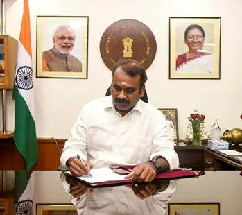 भारत में रचनात्मक अर्थव्यवस्था विकास का अगला प्रमुख क्षेत्र बनकर उभर रही है: राज्य मंत्री मुरुगन भारत में रचनात्मक अर्थव्यवस्था विकास का अगला प्रमुख क्षेत्र बनकर उभर रही है: राज्य मंत्री मुरुगन
