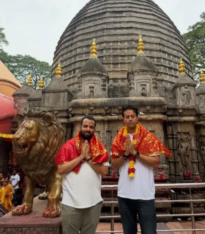 सलीम मर्चेंट ने किए मां कामाख्या के दर्शन, यूजर्स ने किया ट्रोल सलीम मर्चेंट ने किए मां कामाख्या के दर्शन, यूजर्स ने किया ट्रोल