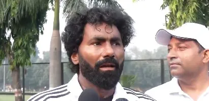 पूर्व क्रिकेटर परविंदर अवाना 'संडे ऑन साइकिल' कार्यक्रम में शामिल हुए, कहा- पहल फिटनेस को बढ़ावा दे रही पूर्व क्रिकेटर परविंदर अवाना 'संडे ऑन साइकिल' कार्यक्रम में शामिल हुए, कहा- पहल फिटनेस को बढ़ावा दे रही