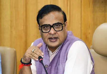'स्कूलों में अभिभावकों और जनता के जाने पर कोई पाबंदी नहीं', असम सरकार ने खबरों का किया खंडन