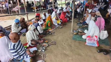 पितृ पक्ष से पहले त्रिवेणी संगम पर उमड़ी श्रद्धालुओं की भीड़, पिंड दान-तर्पण के लिए खास इंतजाम