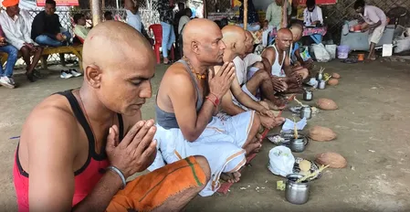 पितृ पक्ष 2026: पितरों को कैसे करें खुश, जानें तर्पण-दान का महत्व