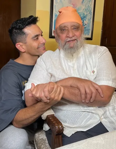 पिता बिशन सिंह बेदी को याद कर भावुक हुए अंगद, 80वें जन्मदिन पर लिखा इमोशनल पोस्ट