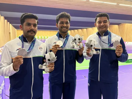 एशियन गेम्स: 50 मीटर राइफल 3पी टीम सिल्वर के बाद ऐश्वर्य, नीरज व्यक्तिगत मेडल से चूके