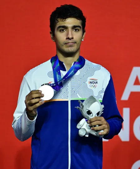 तमिलनाडु: सीएम विजय का एशियाई खेलों के सिल्वर मेडलिस्ट अभय सिंह को तोहफा, 50 लाख के इनाम की घोषणा