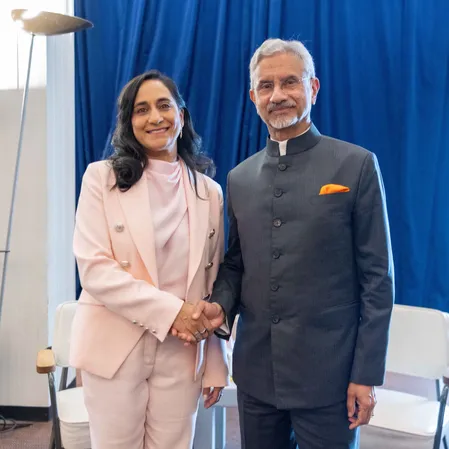 कनाडा की विदेश मंत्री से म‍िले जयशंकर, दोनों देशों के द्विपक्षीय संबंधों को ऊंचे स्तर पर ले जाने पर हुई चर्चा
