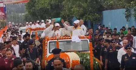 हरियाणा: मुख्यमंत्री नायब सैनी ने फरीदाबाद में 'नमो' मैराथन को दिखाई हरी झंडी, शिखर धवन हुए शामिल