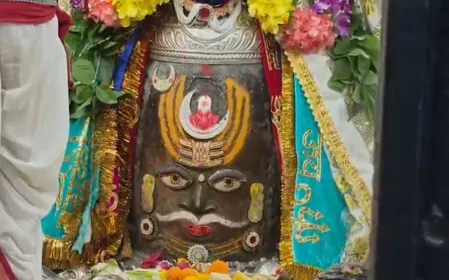 भांग, चंदन और आभूषण से सजे बाबा महाकाल, राजा स्वरूप में किया गया दिव्य शृंगार