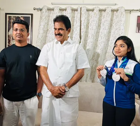 एशियाई खेलों में इतिहास रचने वाली केरल की पहली महिला निशानेबाज बनीं विदर्सा विनोद : केसी वेणुगोपाल