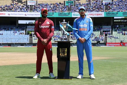 दूसरे वनडे में भारत ने वेस्टइंडीज के खिलाफ टॉस जीतकर चुनी गेंदबाजी, आकिब नबी का डेब्यू