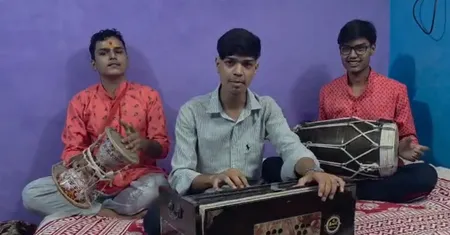 रामनगर के तीन भाइयों की कोशिश: पारंपरिक वाद्य यंत्रों से नई पीढ़ी तक पहुंचा रहे पहाड़ की संस्कृति