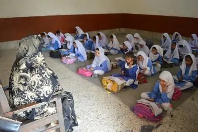 पाकिस्तान: बलूचिस्तान में स्कूल बंद होने और टीचरों की कमी से जूझ रहे