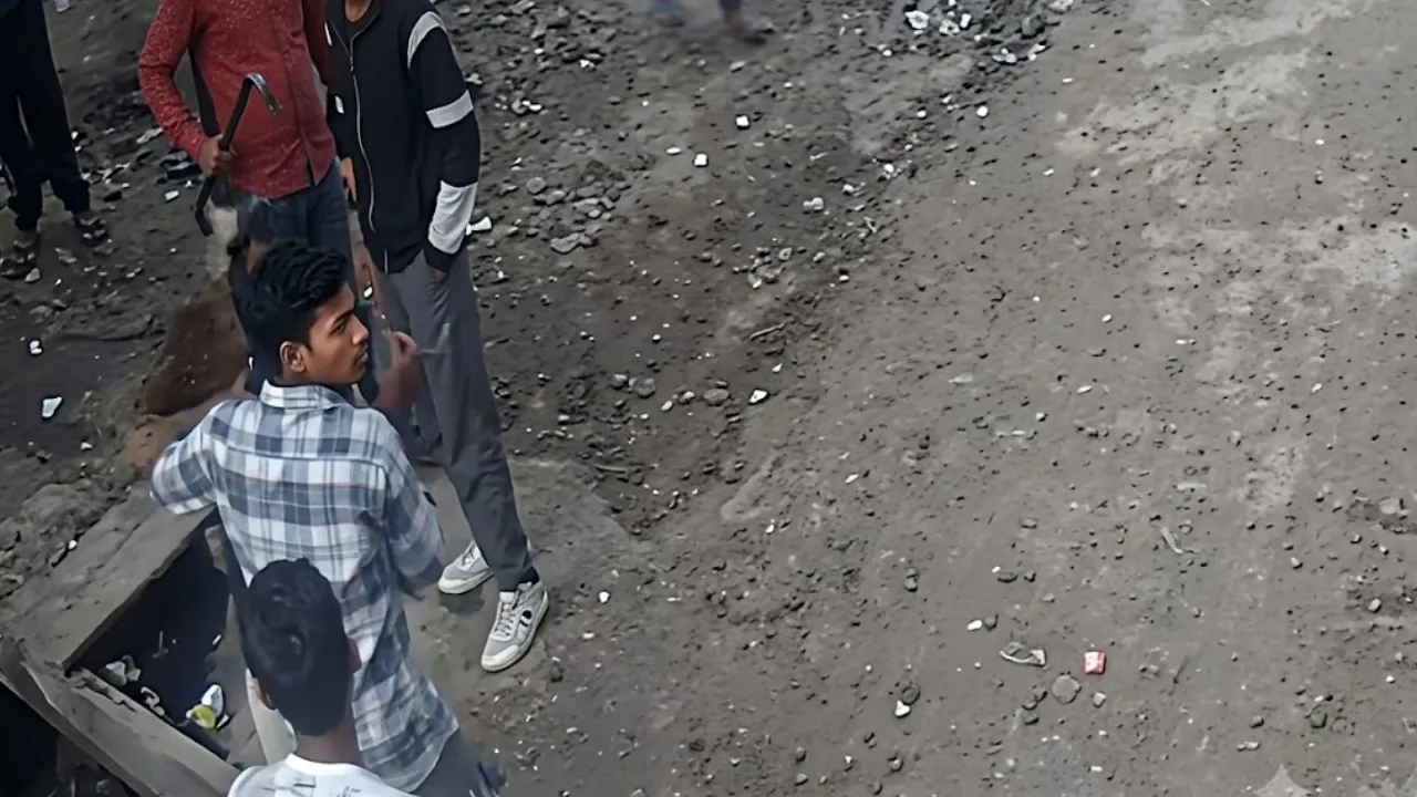 पैराडाइज होटल के सामने लोहे के पाइप से 16 सेकंड में किए 14 वार, CCTV फुटेज आया सामने