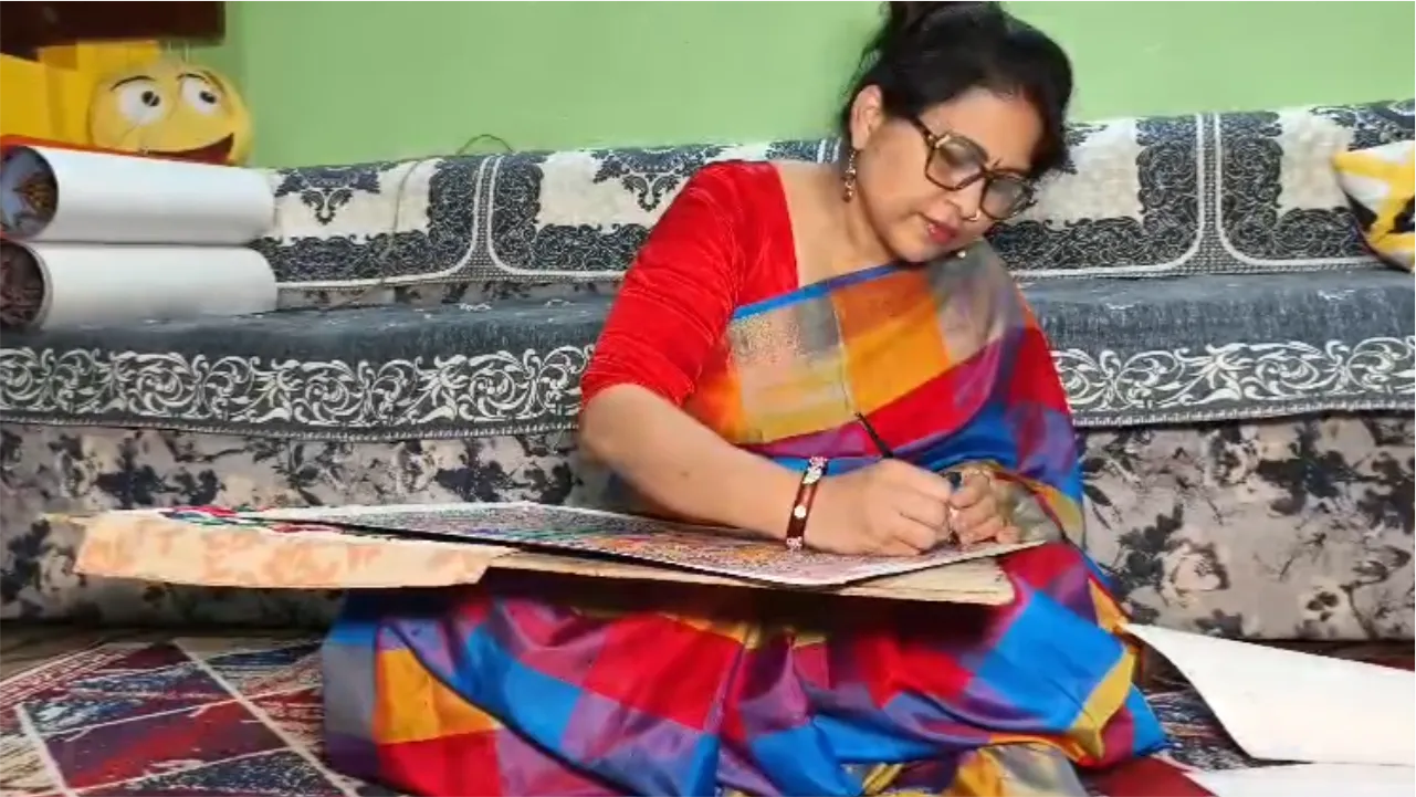बिहार की मधुबनी कला से मंदसौर में बनाई अलग पहचान, गणेशोत्सव पर आस्था के रंगों से सजा रहीं कलाकृतियां