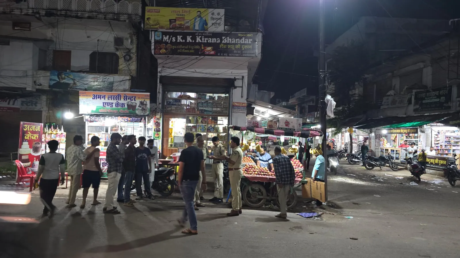 लोग बोले- सफेद अर्टिगा कार में उठाकर ले गए, एएसपी मौके पर पहुंचे, पुलिस ने शुरु की जाँच 