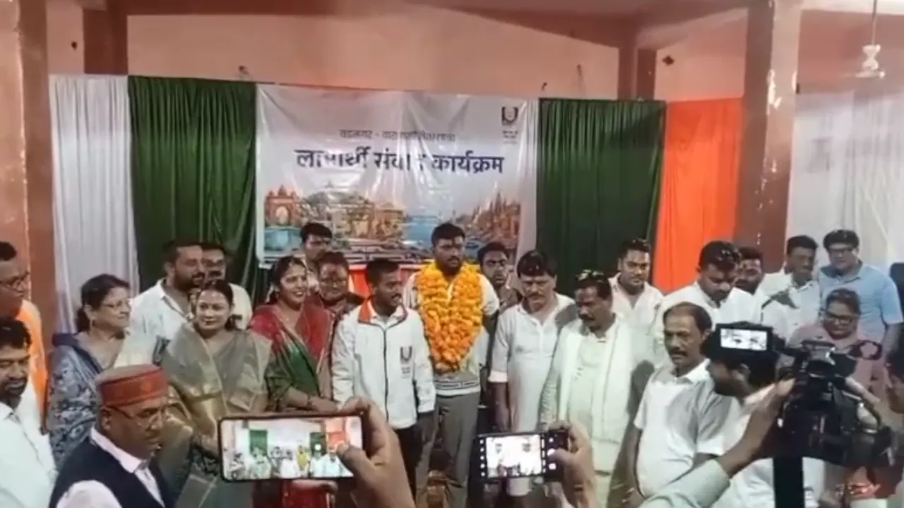 चिचोली पहुंची का बाइक यात्रा फूलों की वर्षा कर नगरवासियों ने किया जोरदार स्वागत