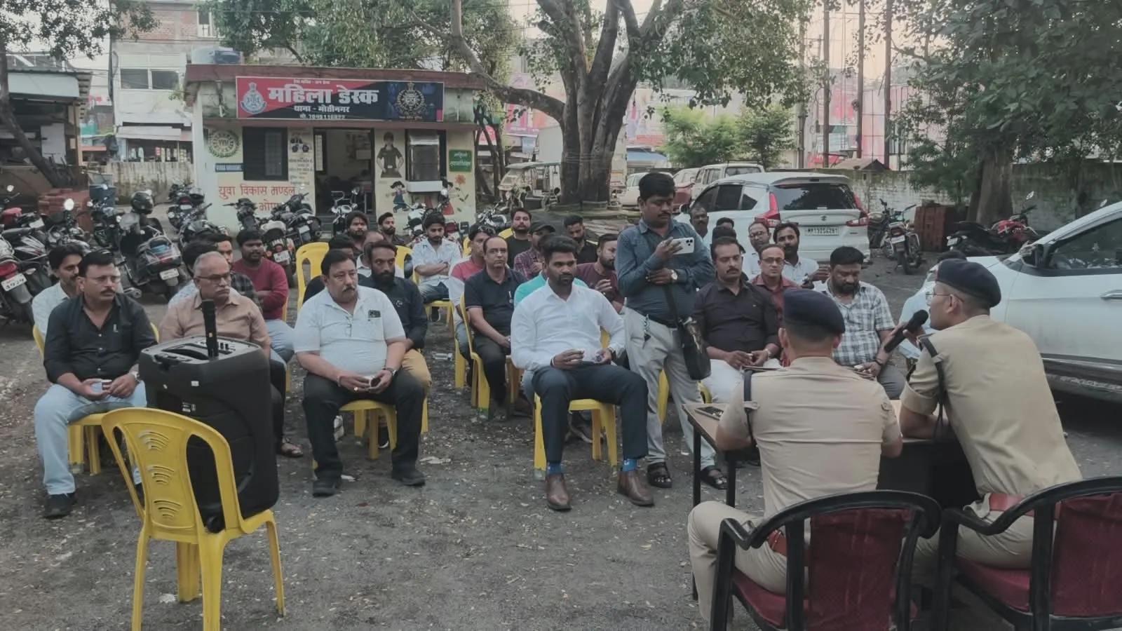 सागर के मोतीनगर थाने में प्रतिनिधियों के साथ अहम बैठक, 24 घंटे कैमरे चालू और रिकॉर्डिंग बैकअप रखने की दी हिदायत