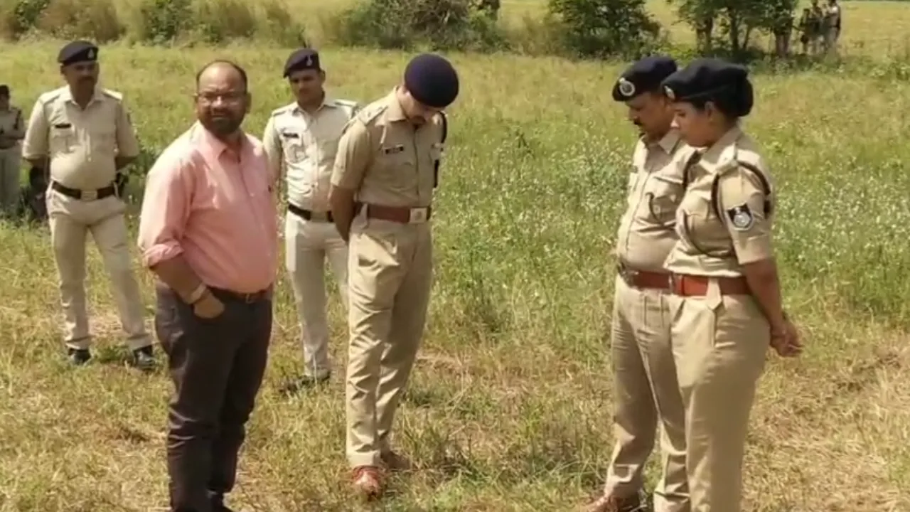 सुप्रीम कोर्ट के आदेश पर मालथौन में आदिवासी महिला को दिलाया जमीन पर कब्जा