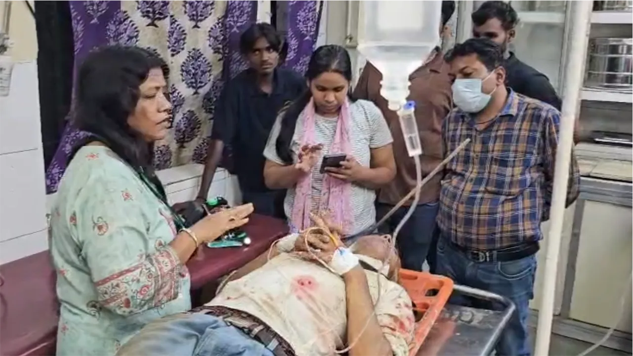 सीतामऊ में दर्दनाक हादसा: निर्माणाधीन पुलिया में गिरा व्यक्ति, आंख के पास से घुसा सरिया कान के पीछे से निकला