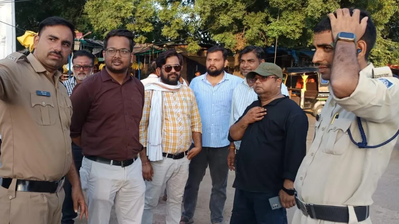 नगर परिषद की जेसीबी कार्रवाई, बस स्टैंड क्षेत्र से हटाया अतिक्रमण