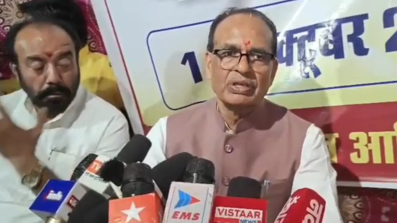 कोसमी में प्रशासन की कार्रवाई पर भड़के शिवराज, बोले- "इन्हीं के वोटों से सीएम मोहन यादव बने"