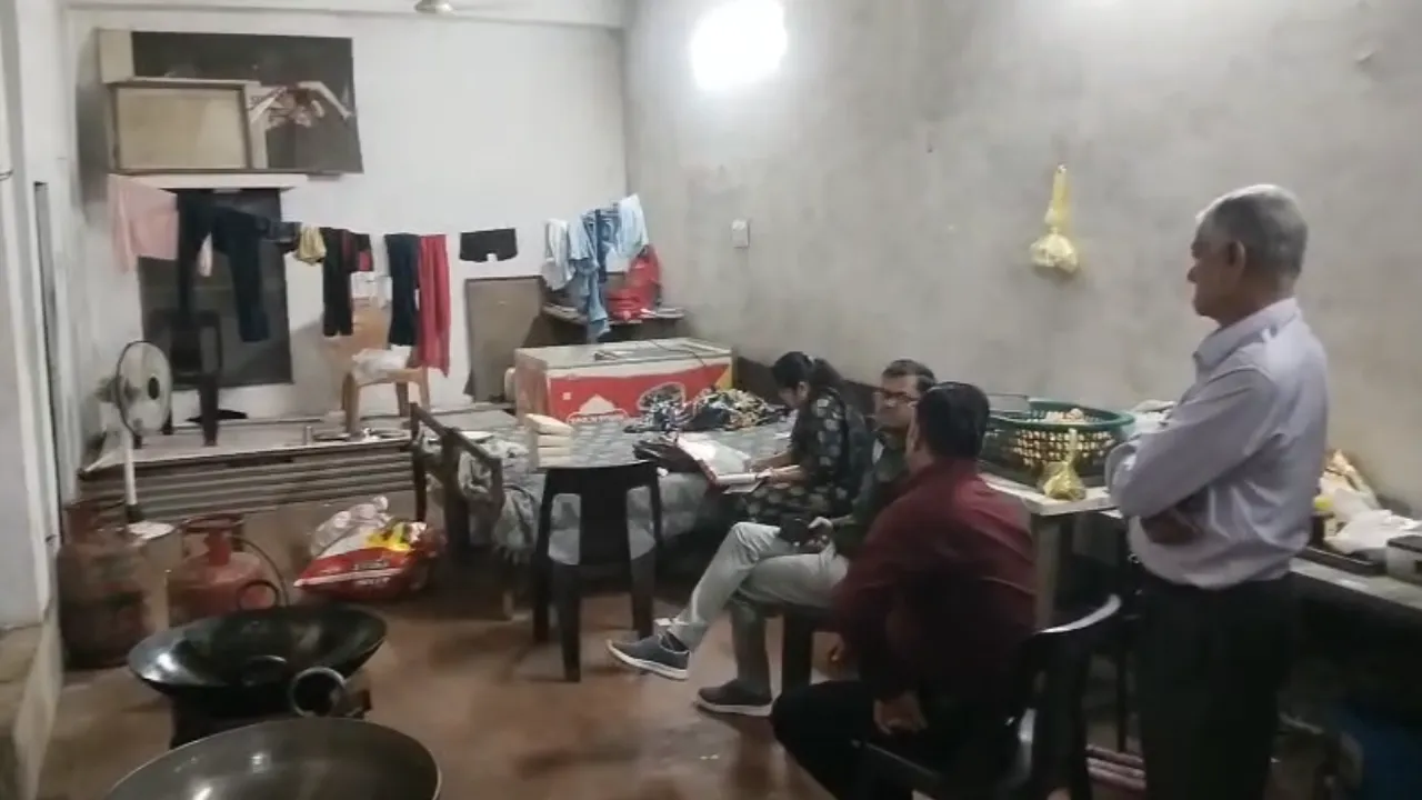 खाद्य विभाग की बड़ी कार्रवाई: 75 किलो खोवा जब्त, दीपावली पर मिलावटखोरी के खिलाफ अभियान तेज