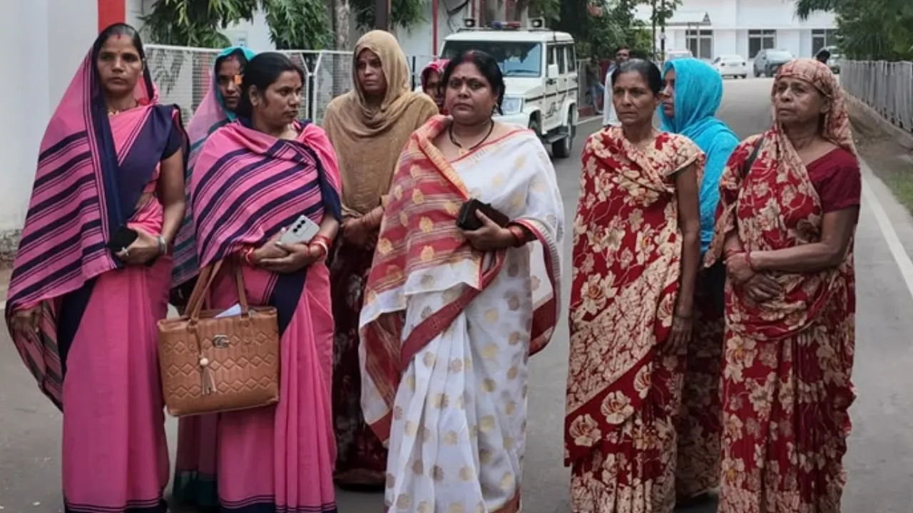 परियोजना अधिकारी पर गंभीर वित्तीय भ्रष्टाचार और प्रताडऩा का आरोप