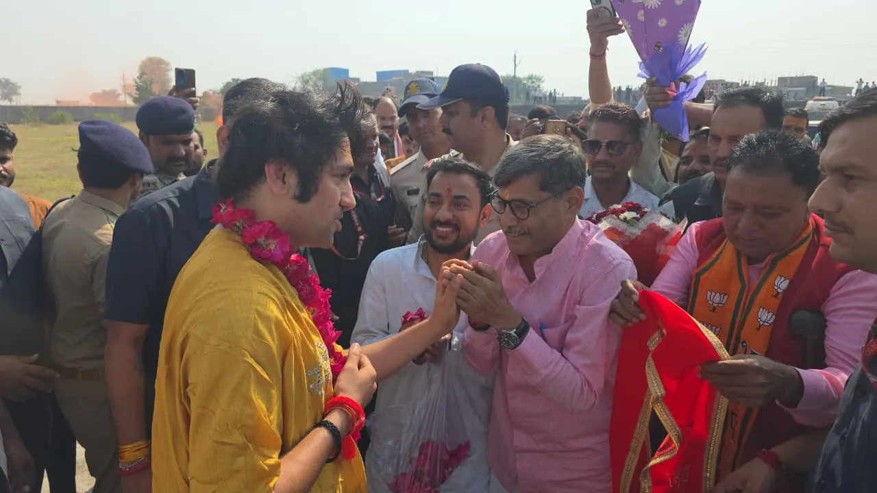 करैरा में 26 बीघा का पंडाल और 1200 जवान तैनात: 24 से 30 अक्टूबर तक रसपान कराएंगे धीरेंद्र शास्त्री; दो दिन लगेगा दिव्य दरबार