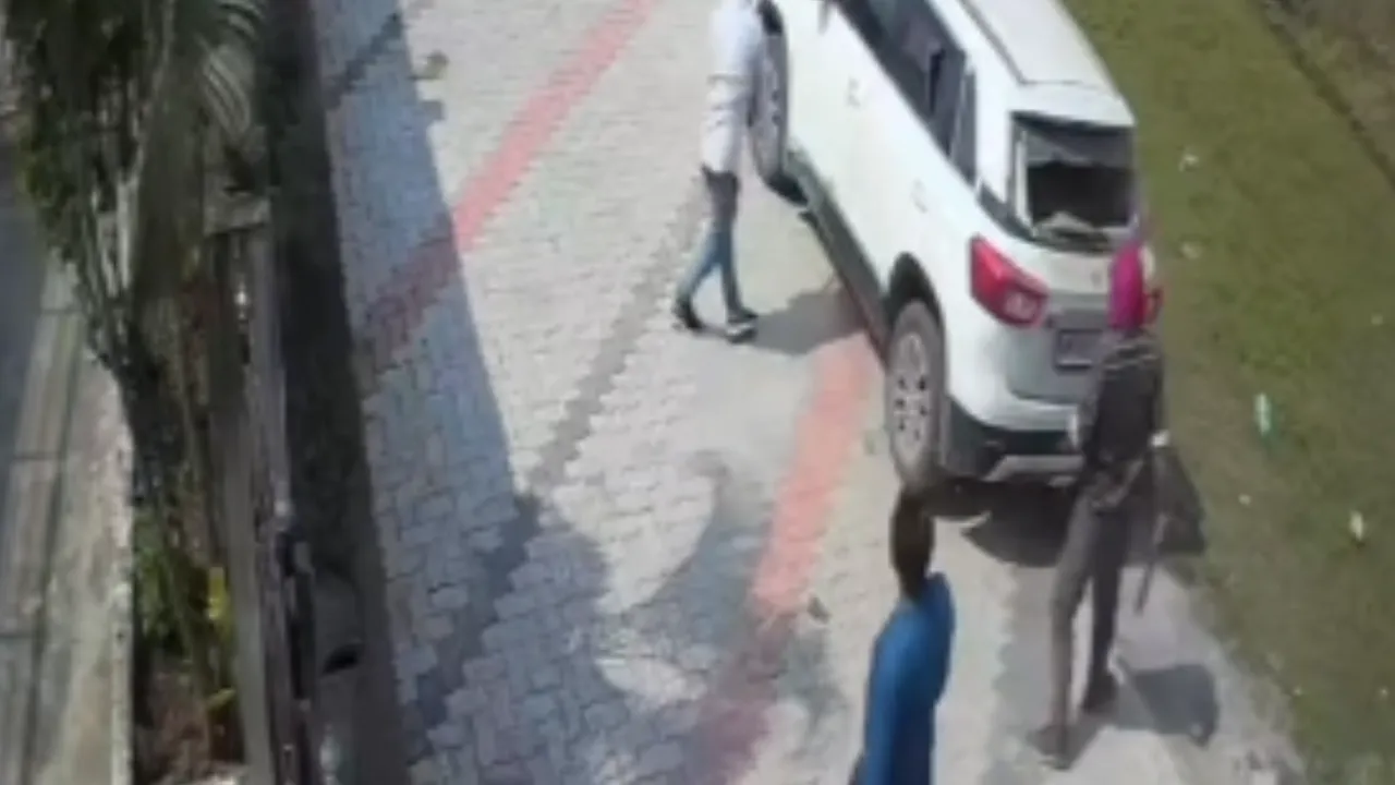 घर के बाहर खड़े होकर बदमाशों ने की जमकर तोड़फोड़ और मारपीट, मामला दर्ज