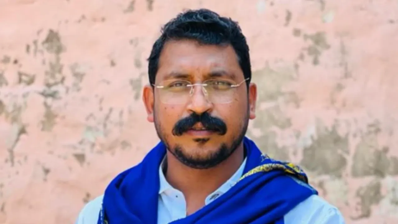 बार-बार समन के बावजूद पेश नहीं होने पर सांसद चंद्रशेखर आजाद के खिलाफ अरेस्ट वारंट जारी