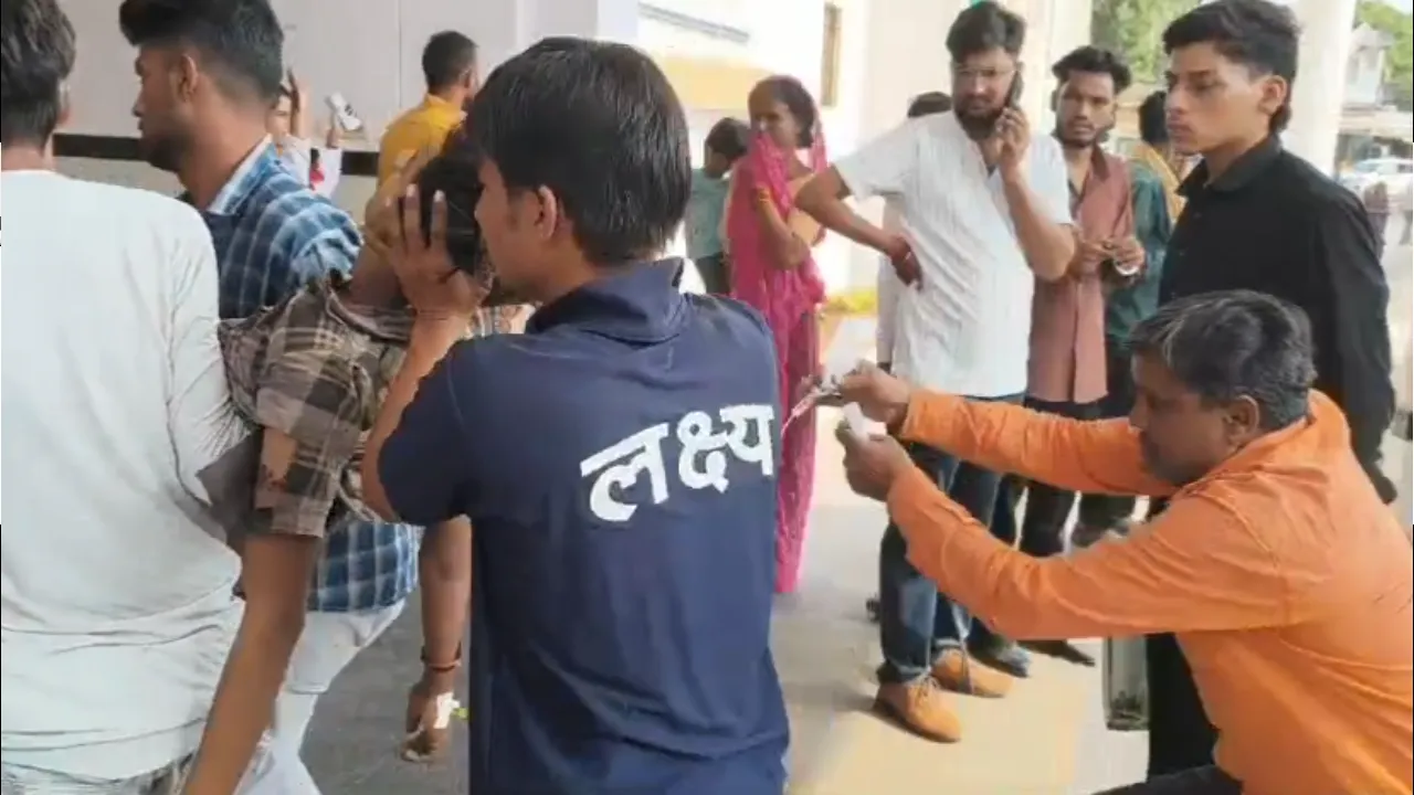 शादी के 7 माह बाद इकलौते बेटे की करंट लगने से हुई मौत