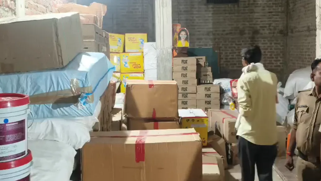 ग्वलियर से ट्रक के जरिए पहुंची थी आतिशबाजी की खेप; प्रतीक रावत के नाम पर आई थी डिलीवरी, पुलिस जांच में जुटी
