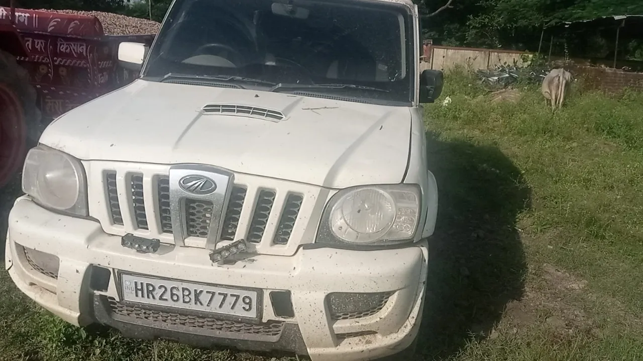 लुगासी से गढ़ीमलहरा तक शराब की खेप! स्कॉर्पियो में 42 पेटी अवैध शराब बरामद, दो तस्कर हिरासत में