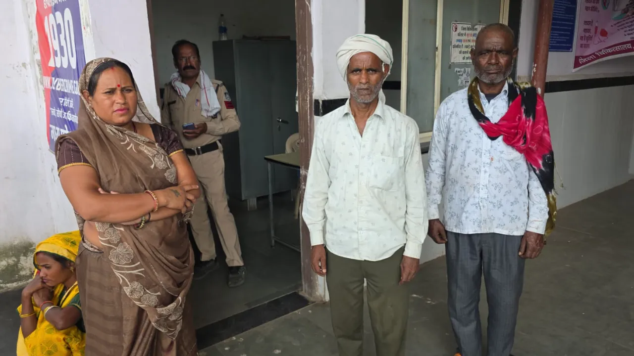 एक सप्ताह में उजड़ गया परिवार: पहले पीलिया से पत्नी की मौत, फिर सड़क हादसे में पति की भी गई जान, दो मासूम बच्चियां हुईं अनाथ
