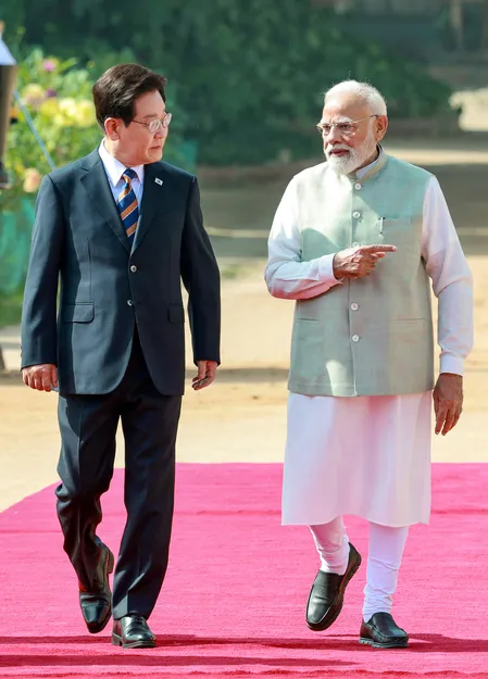 पीएम मोदी आपने 25 साल में चुनौतियों का किया बखूबी सामना, भारत के प्रति आपके समर्पण को सलाम: दक्षिण कोरियाई राष्ट्रपति