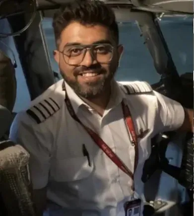 कौन हैं कैप्टन स्मित मच्छार? क्यों टेक्सटाइल बिजनेस की पढ़ाई छोड़ बने पायलट, जानें पूरी कहानी