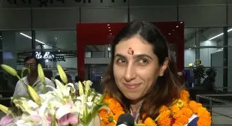 एशियन गेम्स 2026 में दमदार प्रदर्शन करके स्वदेश लौटी भारतीय शूटिंग टीम, परिनाज बोलीं- खुश हूं कि दो मेडल जीत पाई