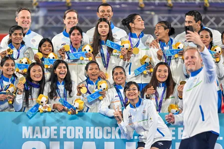 एशियन गेम्स 2026: राष्ट्रपति द्रौपदी मुर्मू ने गोल्ड मेडल जीतने पर दी भारतीय महिला हॉकी टीम को बधाई, बोलीं- आप युवा लड़कियों के लिए प्रेरणा