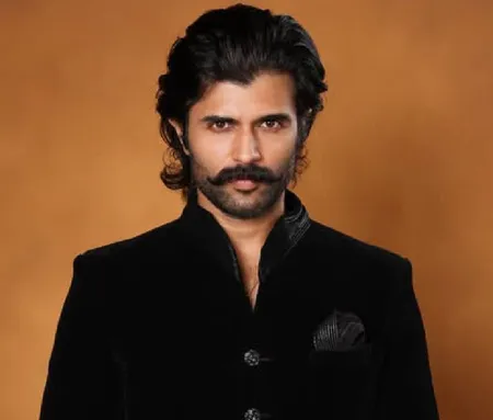 विजय देवरकोंडा ने सिंगीथम श्रीनिवास राव को किया याद, बोले-पेली चूपुलु के बाद से आपका प्यार मिला
