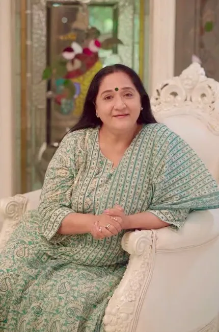 अल्पना बुच ने बताया कैसे निभाती हैं बा का मुश्किल किरदार, बोलीं-'स्क्रिप्ट चलती ट्रेन की तरह'