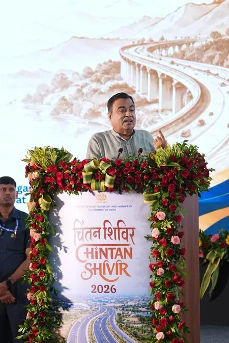 समय पर इंफ्रास्ट्रक्चर परियोजनाएं पूरी करने के लिए केंद्र और राज्यों के बीच बेहतर तालमेल जरूरी: नितिन गडकरी