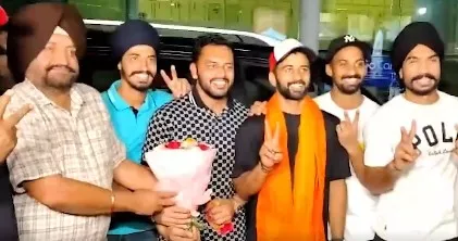 गोल्ड मेडल जीत स्वेदश लौटी पुरुष हॉकी टीम, कप्तान हरमनप्रीत ने कहा- हमने पूरे टूर्नामेंट में दबदबा बनाया