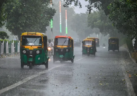 दिल्ली-एनसीआर में आज और कल बारिश की संभावना, तेज हवाओं से प्रदूषण में आई मामूली राहत