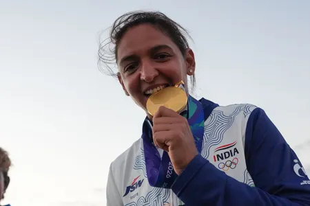 हरमनप्रीत कौर ने भारतीय महिला क्रिकेट टीम की कप्तानी छोड़ी, कहा—बतौर खिलाड़ी सफर जारी रहेगा